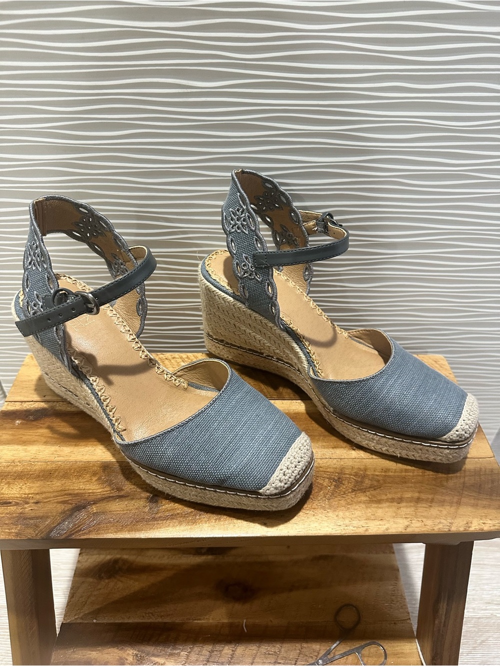 Crown Vintage Blue Denim Espadrille Wedge Sandals Size 7.5